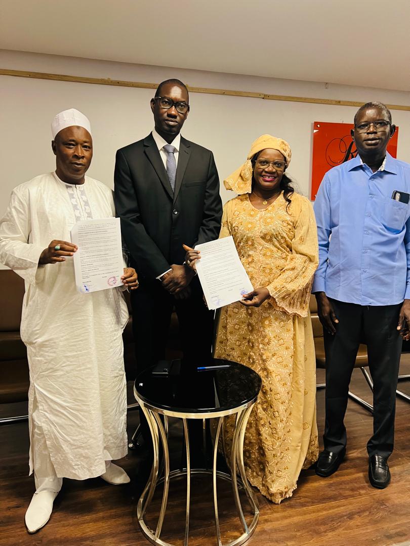Lire la suite à propos de l’article Cérémonie de signature de convention entre les mutuelles de santé départementales et l&rsquo;Agence Sénégalaise de la couverture Sanitaire Universelle ( SEN-CSU)